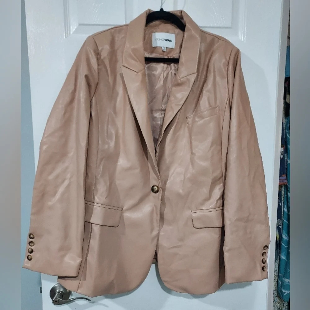 Fashion Nova Light Tan Faux Leather Single Button Blazer in Size 1X